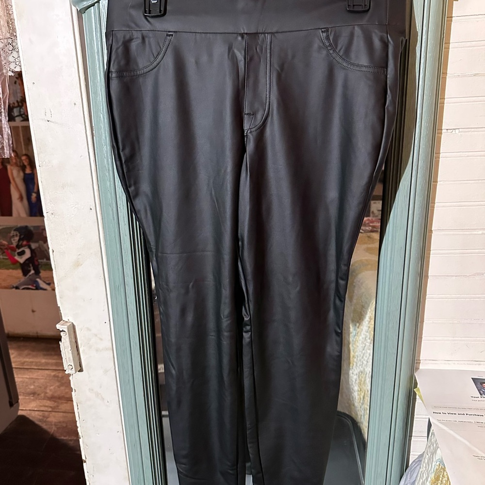 Torrid Black Faux Leather Pants Legging NWT Sz 0 (12)